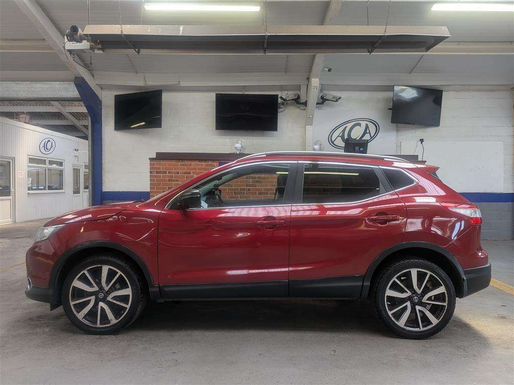 <p>2016 NISSAN QASHQAI TEKNA DCI</p>