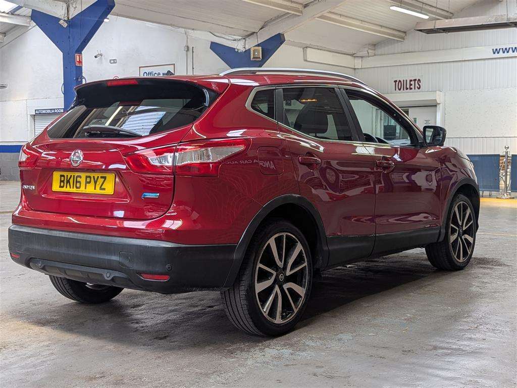 <p>2016 NISSAN QASHQAI TEKNA DCI</p>