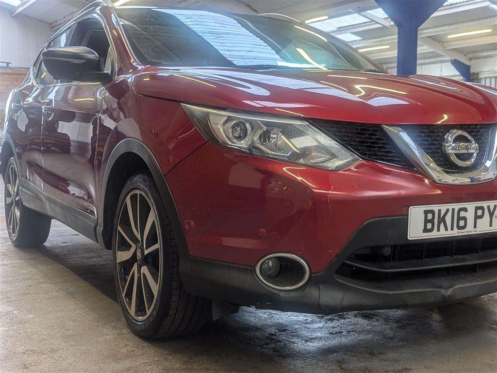 <p>2016 NISSAN QASHQAI TEKNA DCI</p>