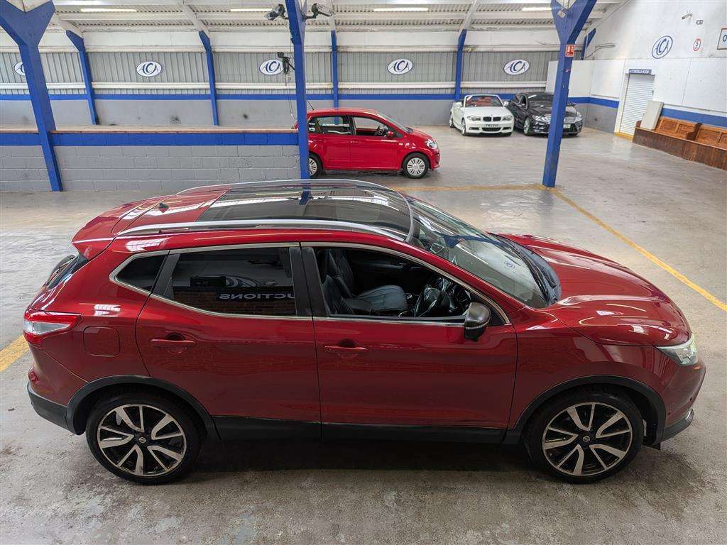 <p>2016 NISSAN QASHQAI TEKNA DCI</p>