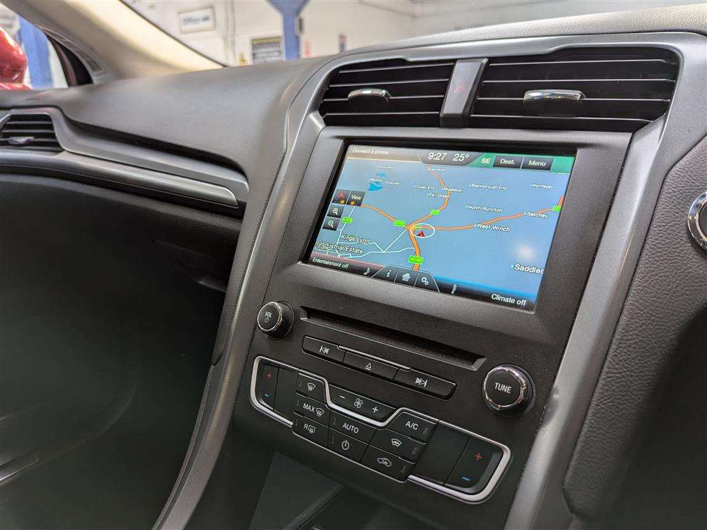 <p>2015 FORD MONDEO TITANIUM</p>
