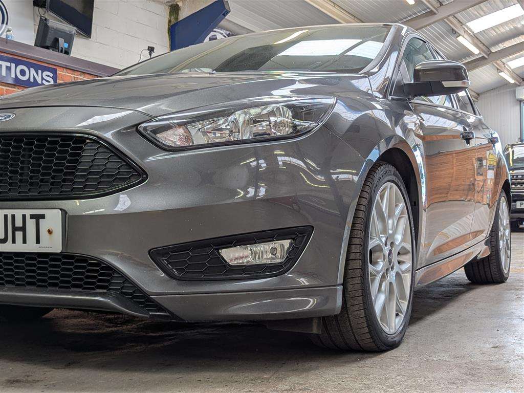 <p>2017 FORD FOCUS ST-LINE</p>