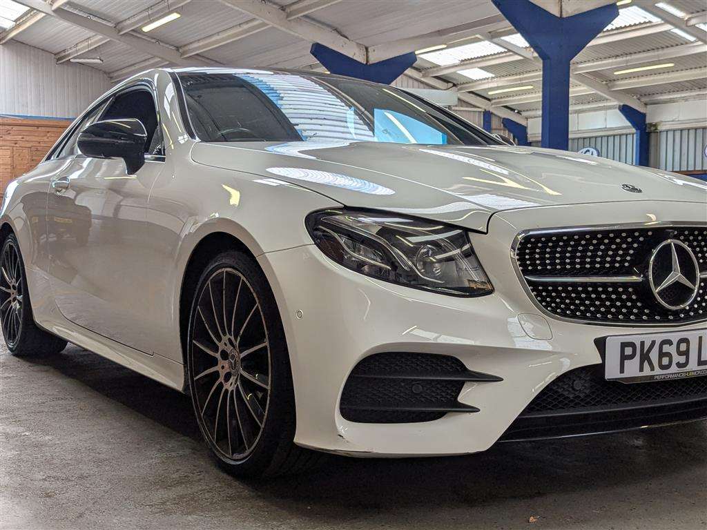 <p>2019 MERCEDES-BENZ E 220 D AMG LINE AUTO</p>