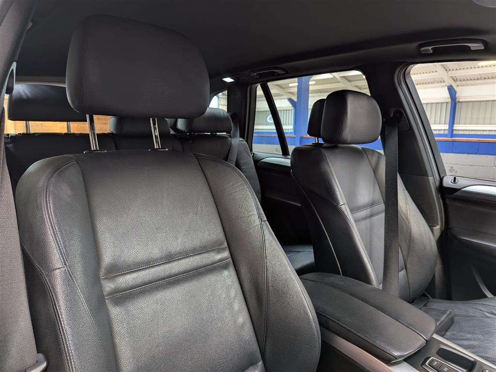 <p>2010 BMW X5 XDRIVE 30D MSPORT 7S A</p>