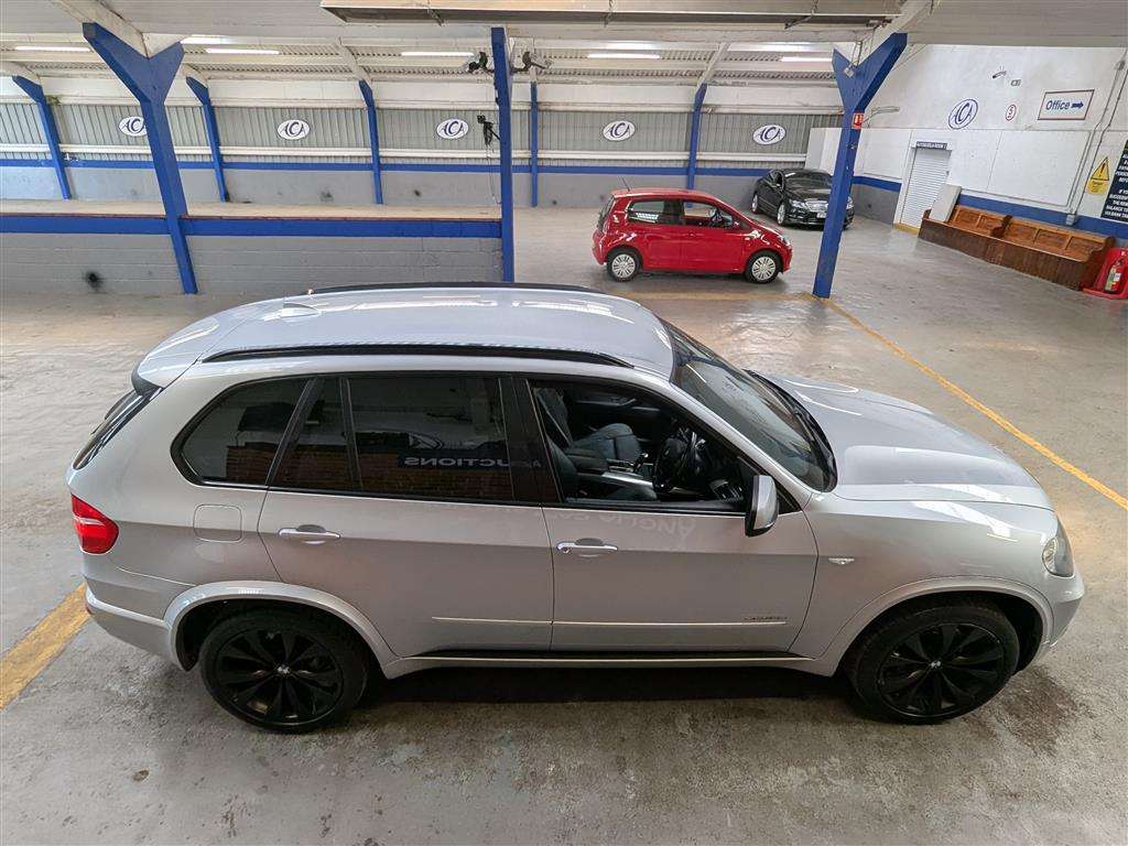 <p>2010 BMW X5 XDRIVE 30D MSPORT 7S A</p>