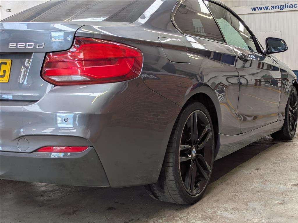 <p>2017 BMW 220D M SPORT AUTO</p>