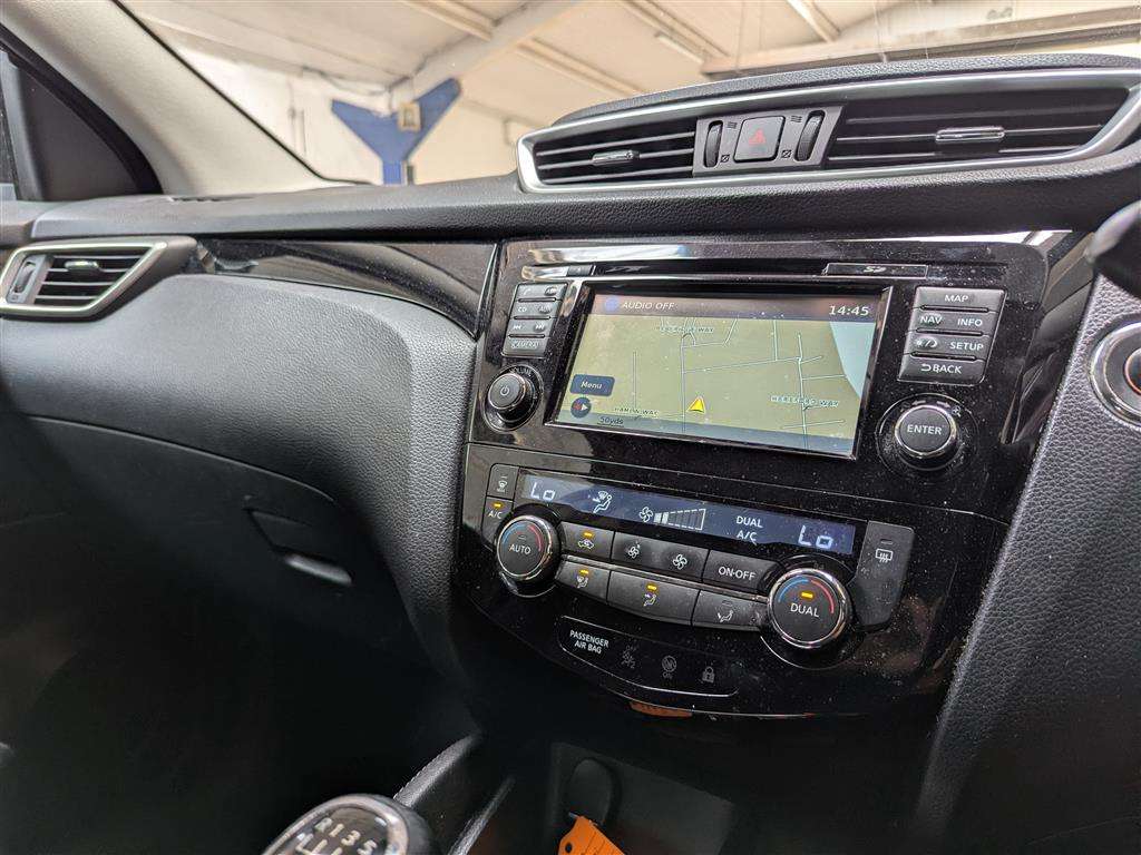 <p>2016 NISSAN QASHQAI N-TEC + DCI</p>