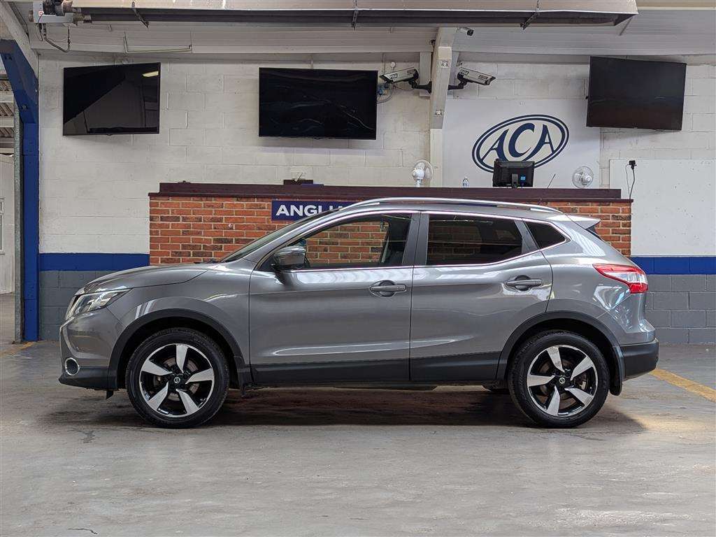 <p>2017 NISSAN QASHQAI N-TEC + DCI</p>