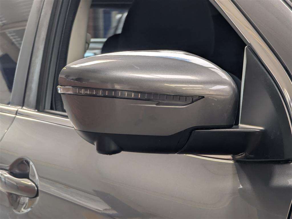 <p>2017 NISSAN QASHQAI N-TEC + DCI</p>