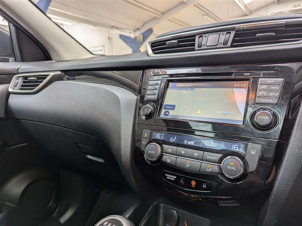 <p>2017 NISSAN QASHQAI N-TEC + DCI</p>