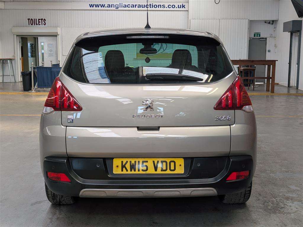 <p>2015 PEUGEOT 3008 ALLURE HYBRID4 AUTO</p>