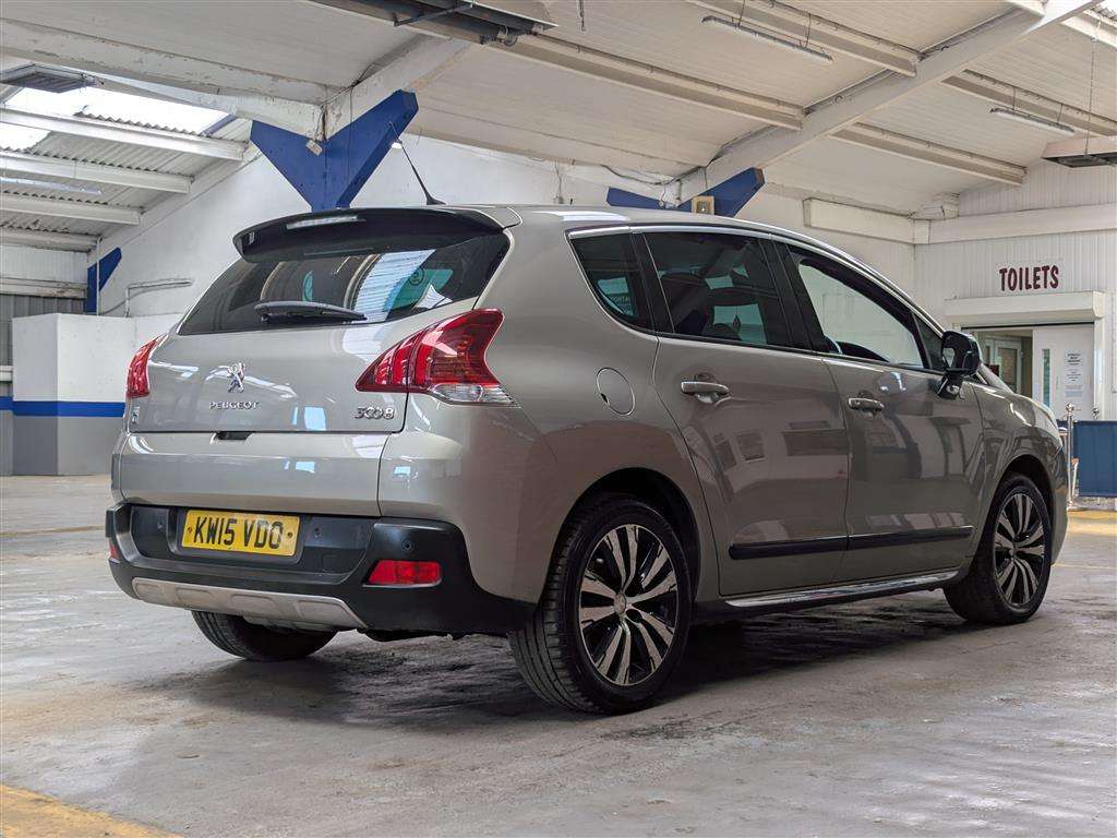 <p>2015 PEUGEOT 3008 ALLURE HYBRID4 AUTO</p>