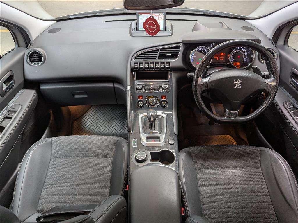 <p>2015 PEUGEOT 3008 ALLURE HYBRID4 AUTO</p>