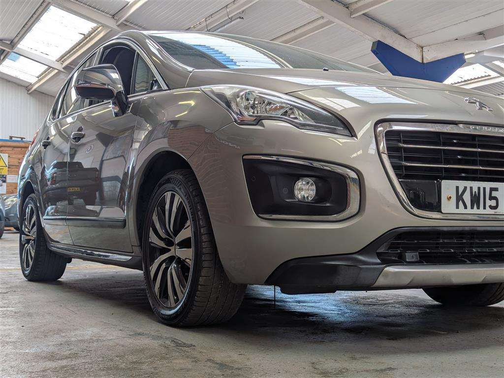 <p>2015 PEUGEOT 3008 ALLURE HYBRID4 AUTO</p>