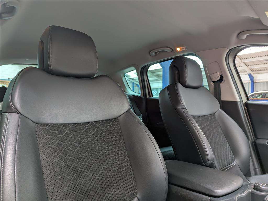 <p>2015 PEUGEOT 3008 ALLURE HYBRID4 AUTO</p>