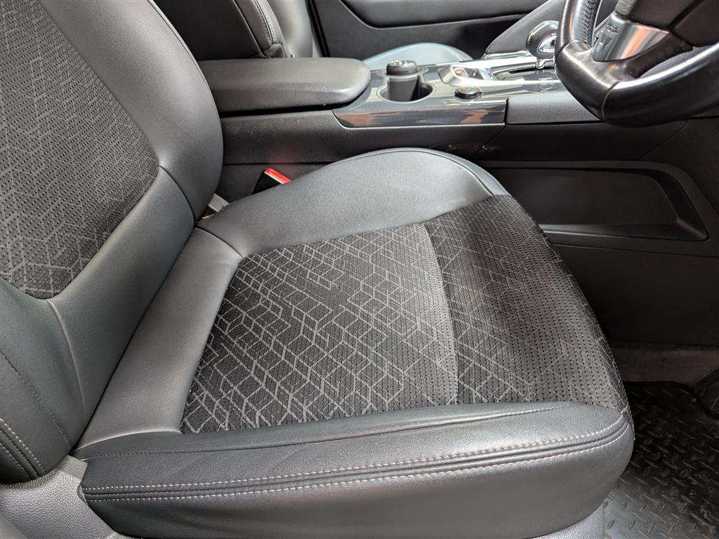 <p>2015 PEUGEOT 3008 ALLURE HYBRID4 AUTO</p>