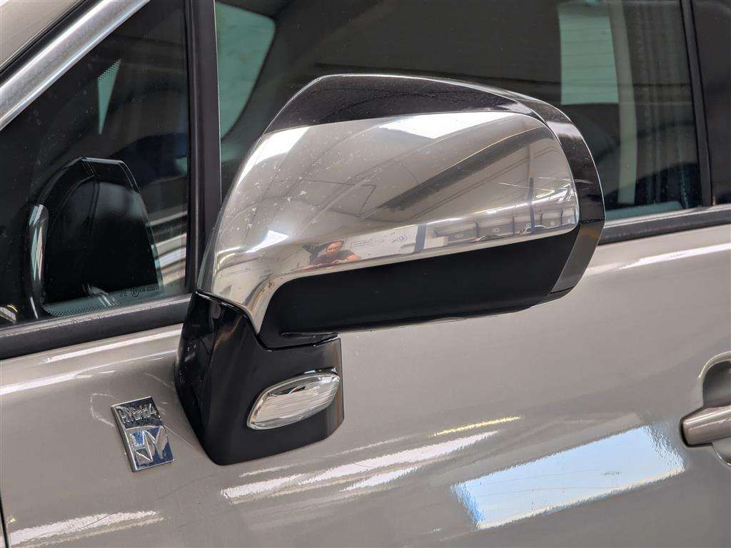 <p>2015 PEUGEOT 3008 ALLURE HYBRID4 AUTO</p>