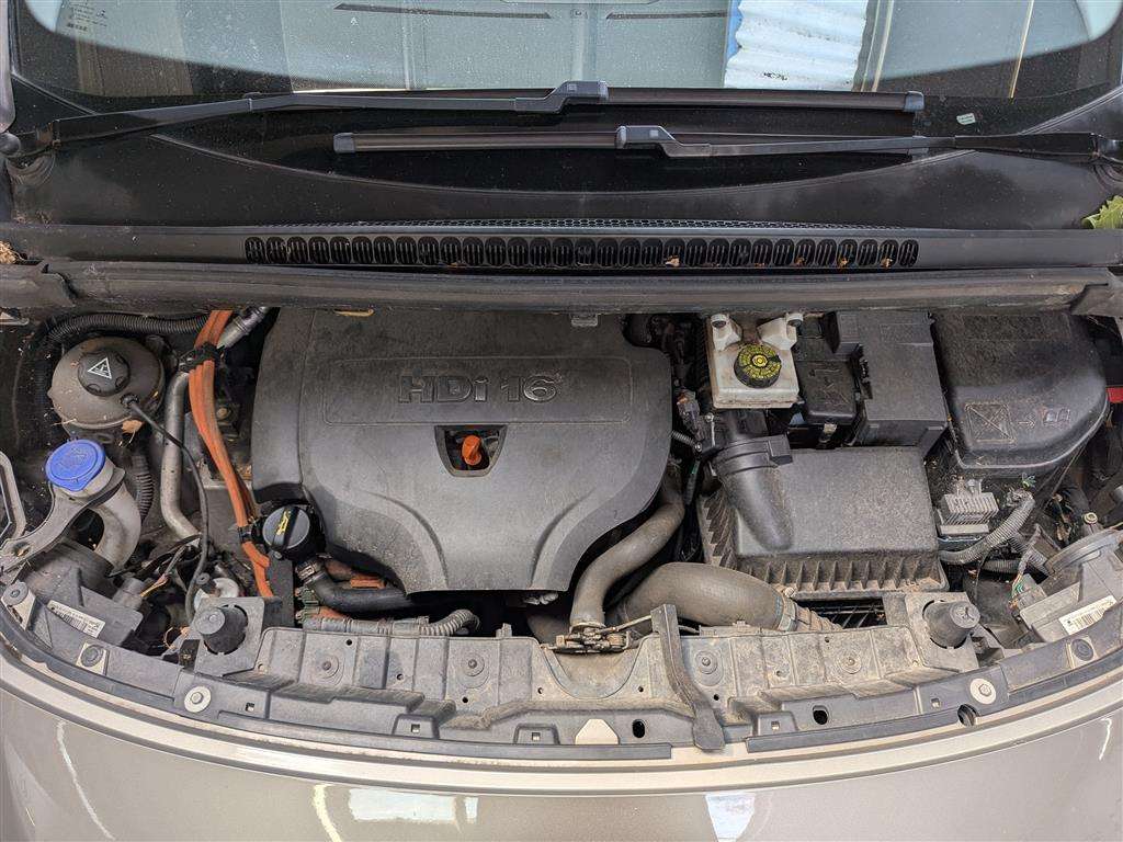<p>2015 PEUGEOT 3008 ALLURE HYBRID4 AUTO</p>