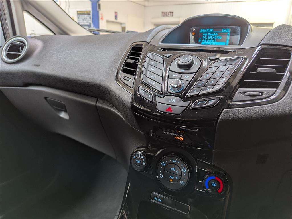 <p>2014 FORD FIESTA ZETEC ECONETIC TDC</p>