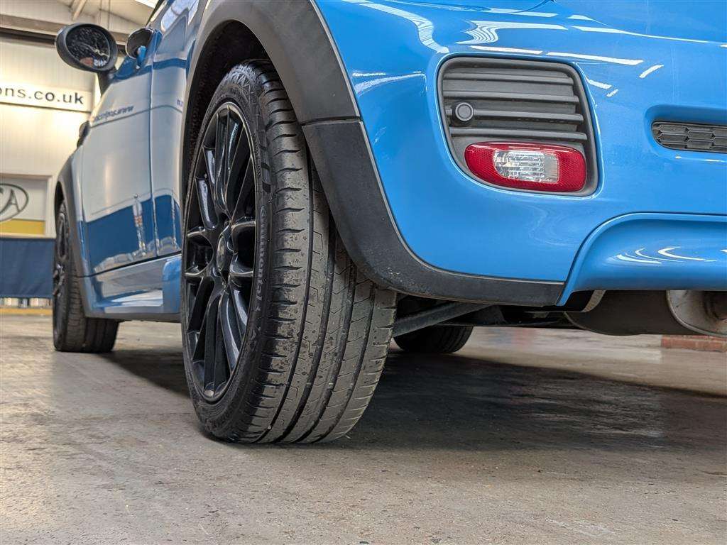 <p>2014 MINI COOPER SD</p>