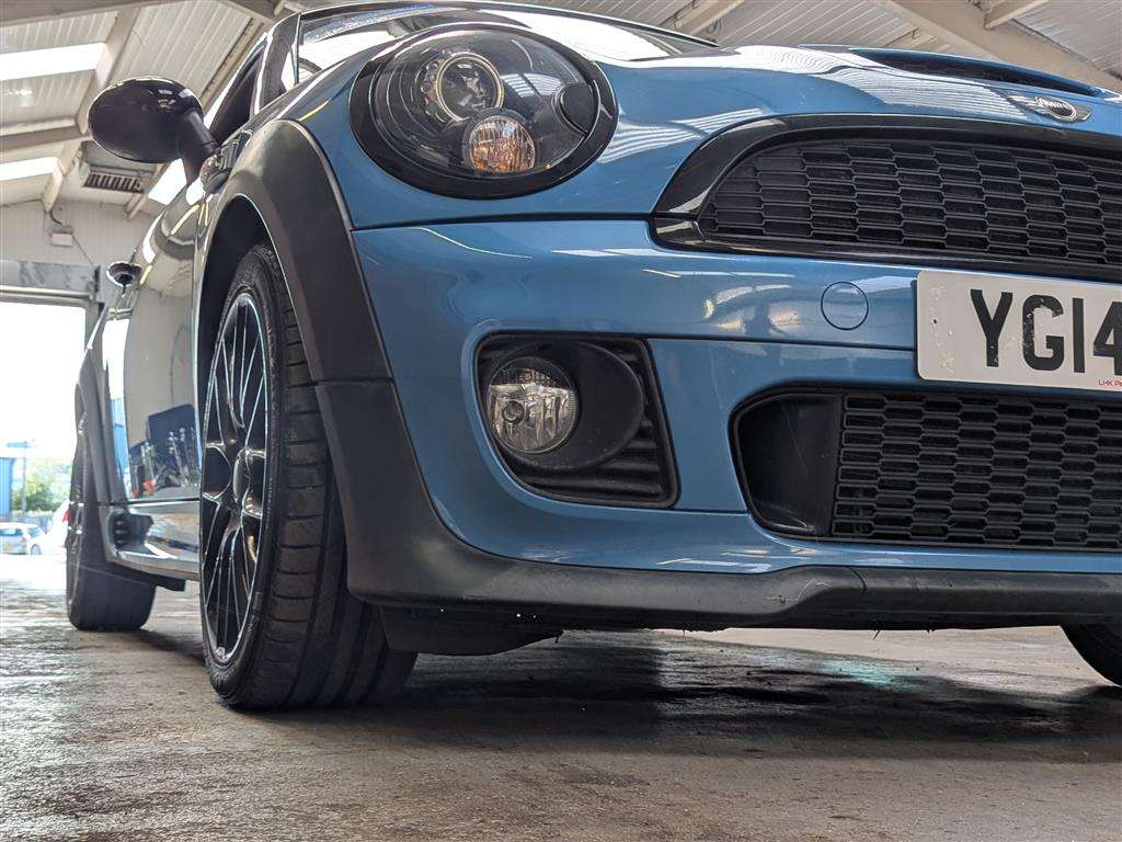 <p>2014 MINI COOPER SD</p>