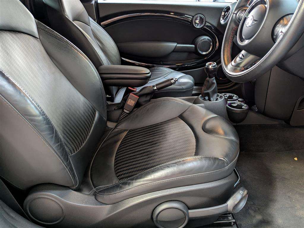 <p>2014 MINI COOPER SD</p>