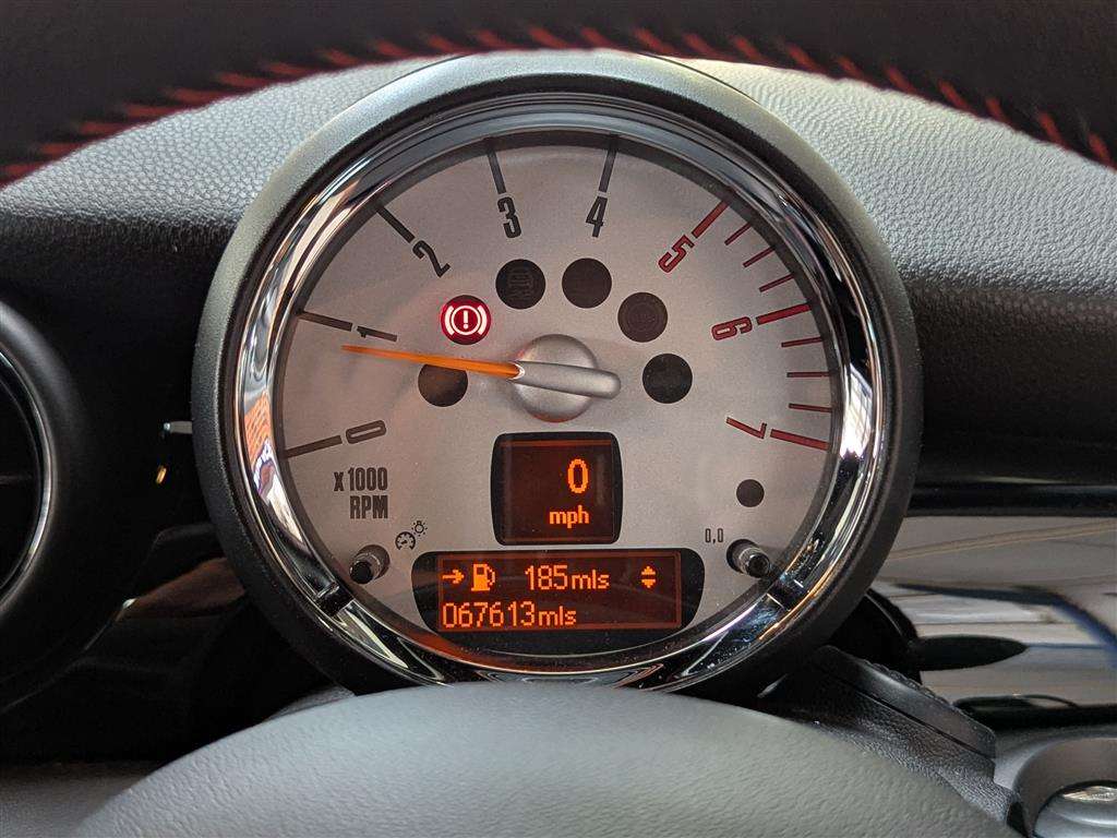 <p>2014 MINI COOPER SD</p>