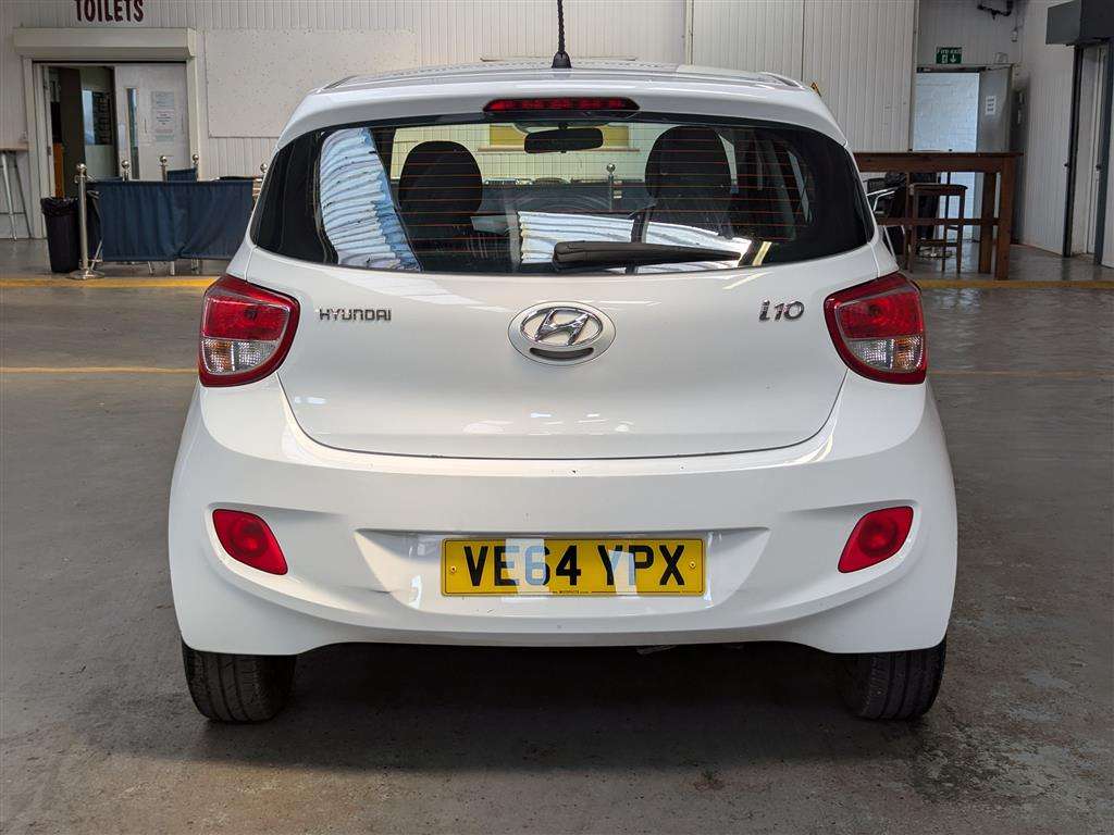 <p>2015 HYUNDAI I10 SE</p>
