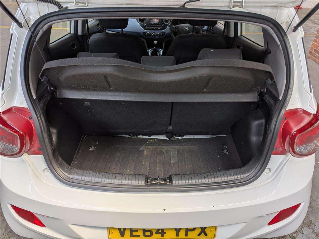 <p>2015 HYUNDAI I10 SE</p>