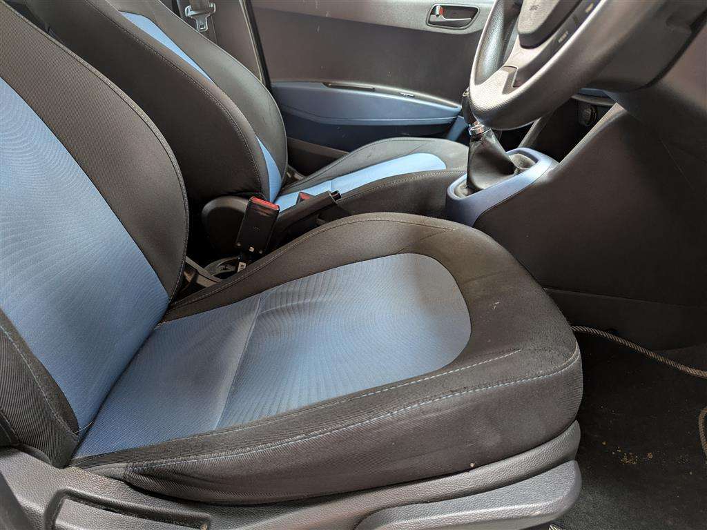 <p>2015 HYUNDAI I10 SE</p>