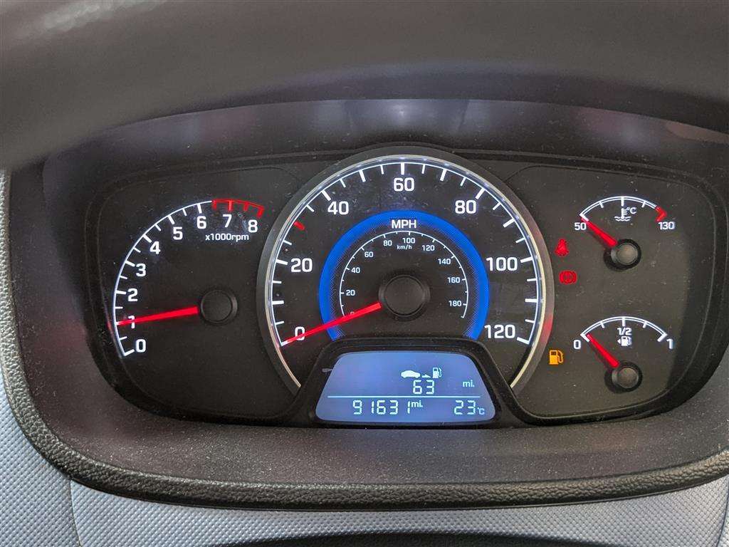 <p>2015 HYUNDAI I10 SE</p>