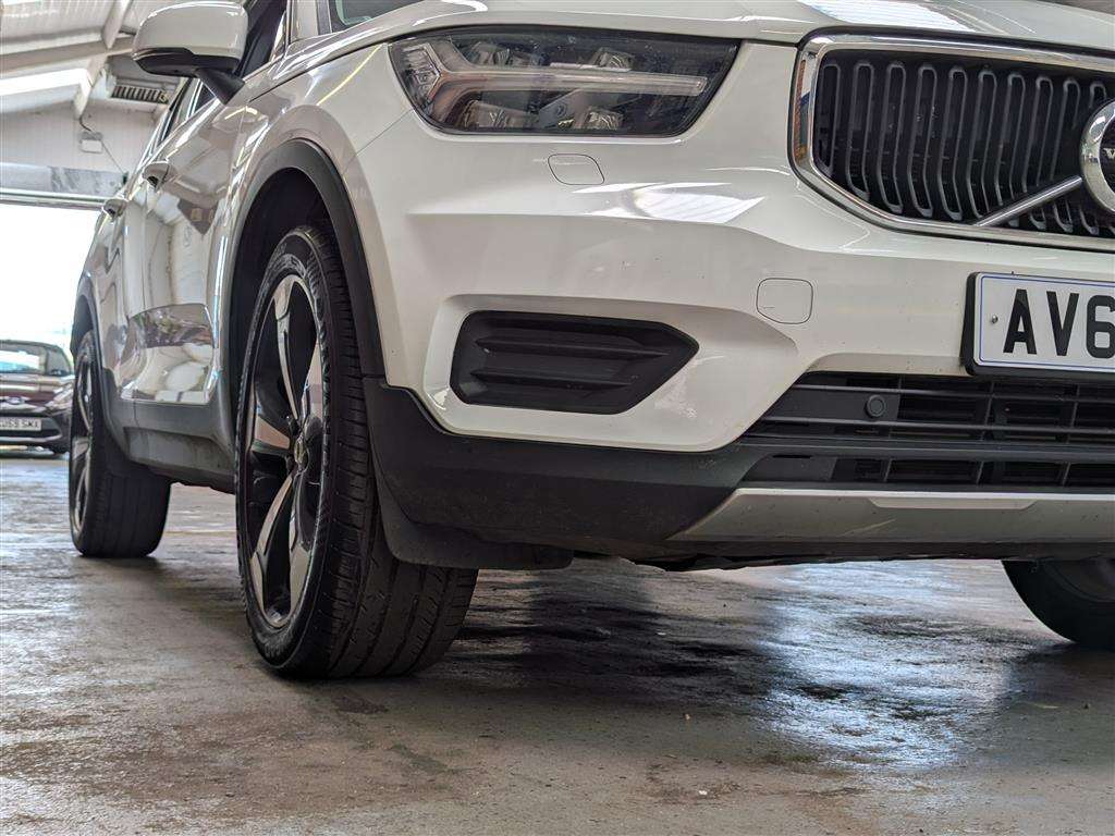 <p>2020 VOLVO XC40 MOMENTUM D3</p>