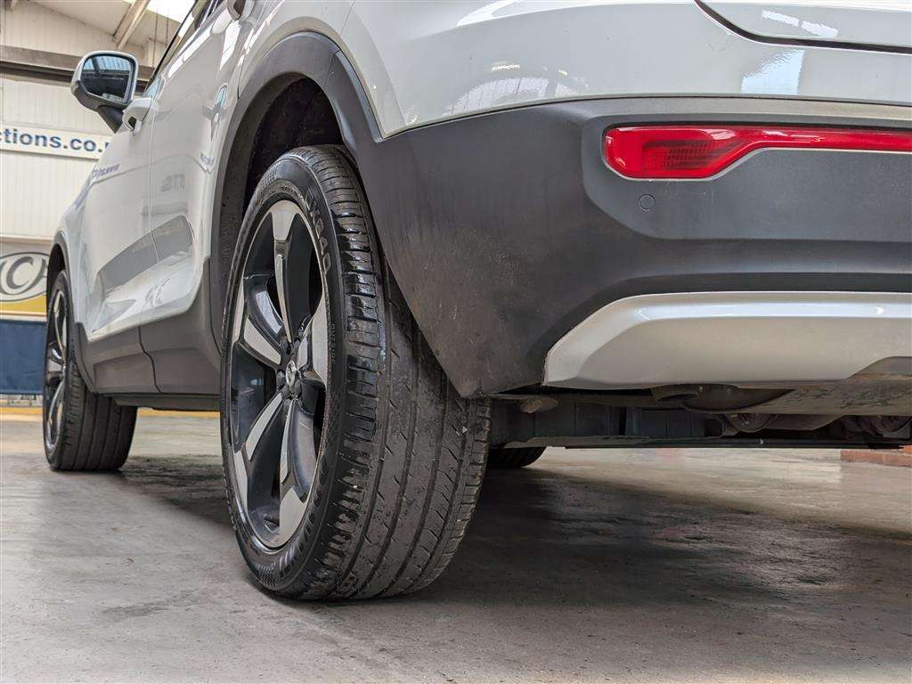 <p>2020 VOLVO XC40 MOMENTUM D3</p>