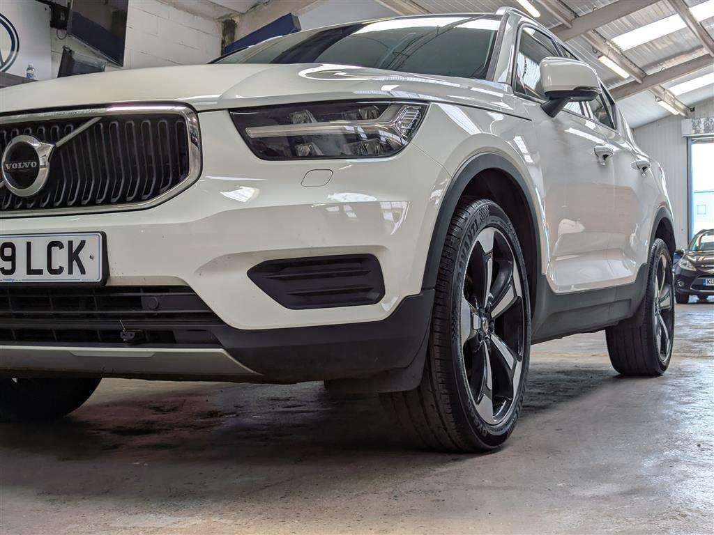 <p>2020 VOLVO XC40 MOMENTUM D3</p>