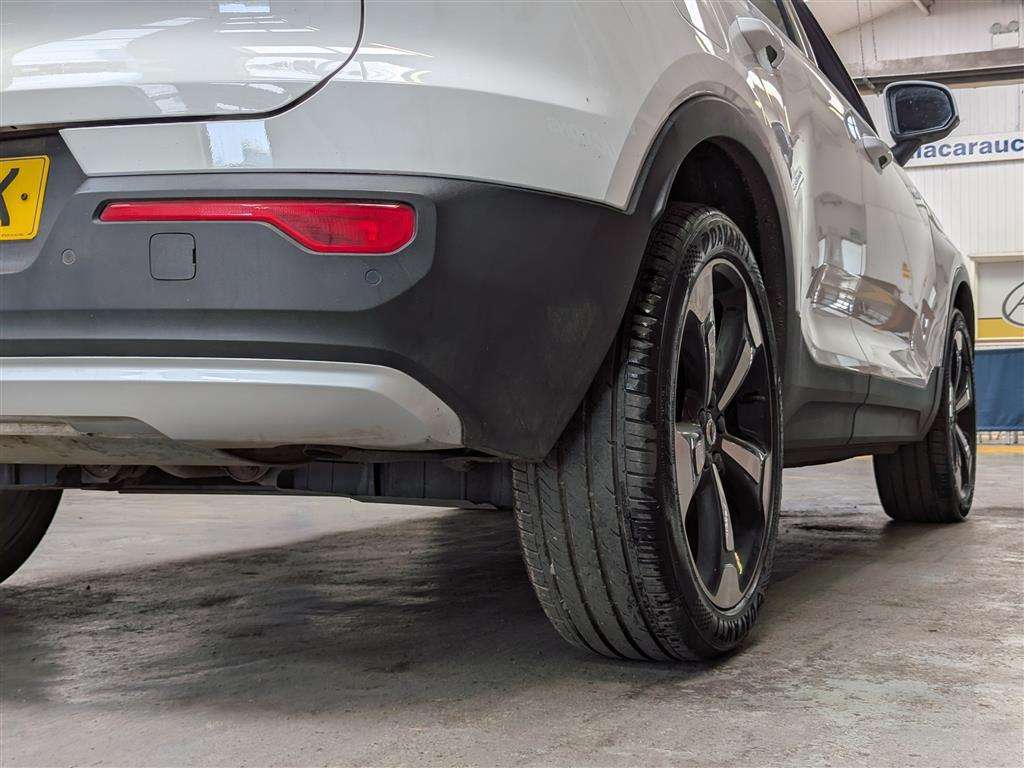 <p>2020 VOLVO XC40 MOMENTUM D3</p>