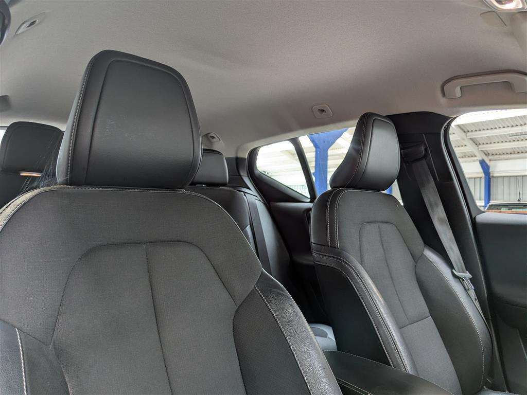 <p>2020 VOLVO XC40 MOMENTUM D3</p>