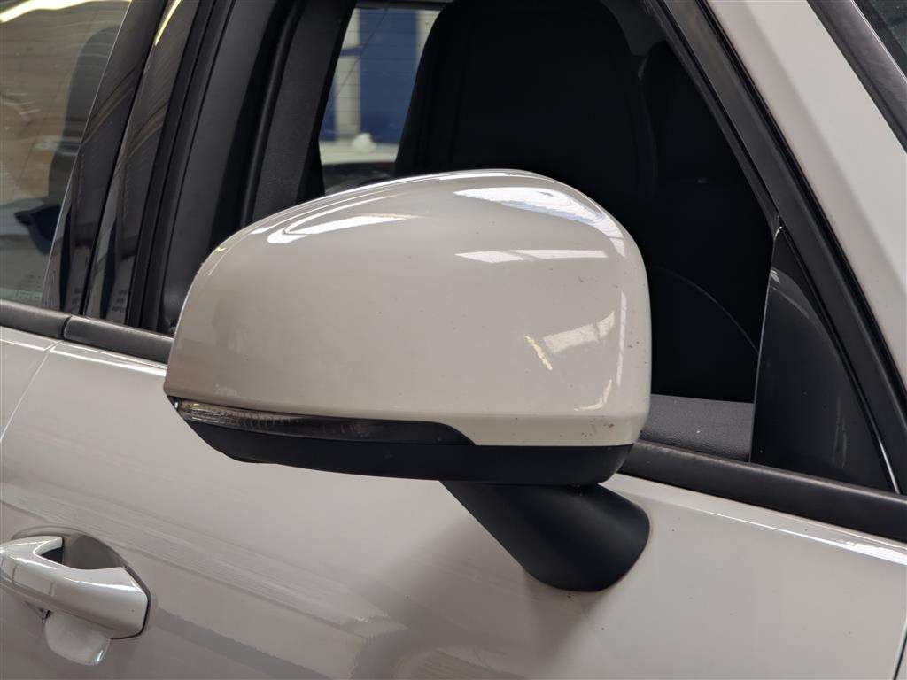<p>2020 VOLVO XC40 MOMENTUM D3</p>