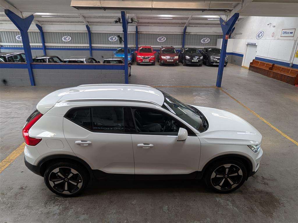 <p>2020 VOLVO XC40 MOMENTUM D3</p>