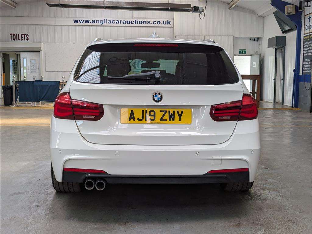 <p>2019 BMW 320D M SPORT SHADOW EDITI</p>