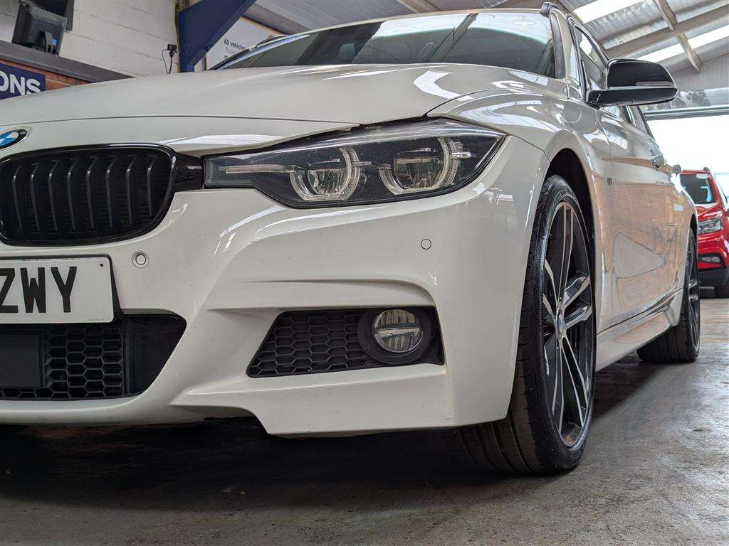 <p>2019 BMW 320D M SPORT SHADOW EDITI</p>