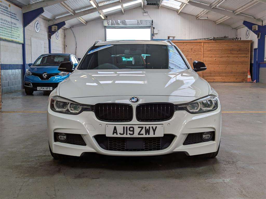 <p>2019 BMW 320D M SPORT SHADOW EDITI</p>