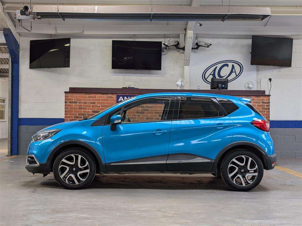 <p>2014 RENAULT CAPTURD-QUE S M-NAV NRG D</p>