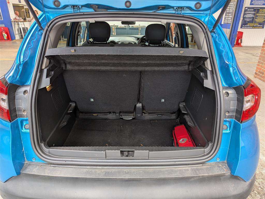 <p>2014 RENAULT CAPTURD-QUE S M-NAV NRG D</p>
