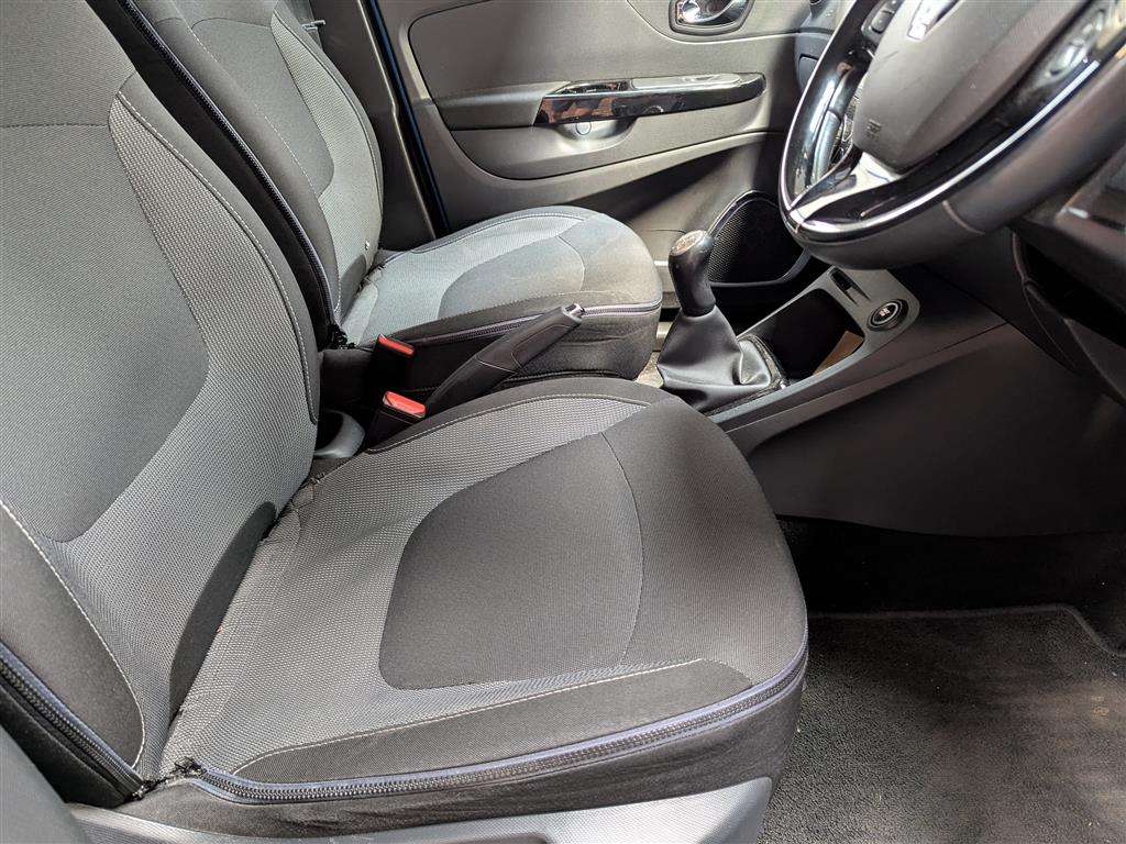 <p>2014 RENAULT CAPTURD-QUE S M-NAV NRG D</p>