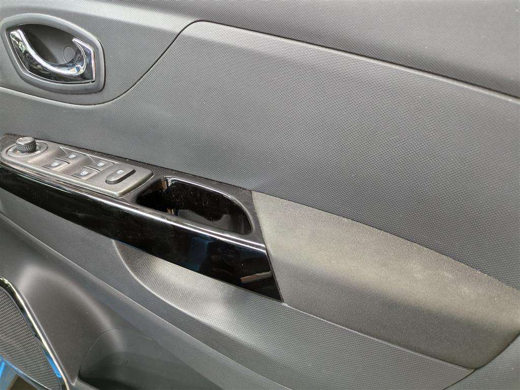 <p>2014 RENAULT CAPTURD-QUE S M-NAV NRG D</p>