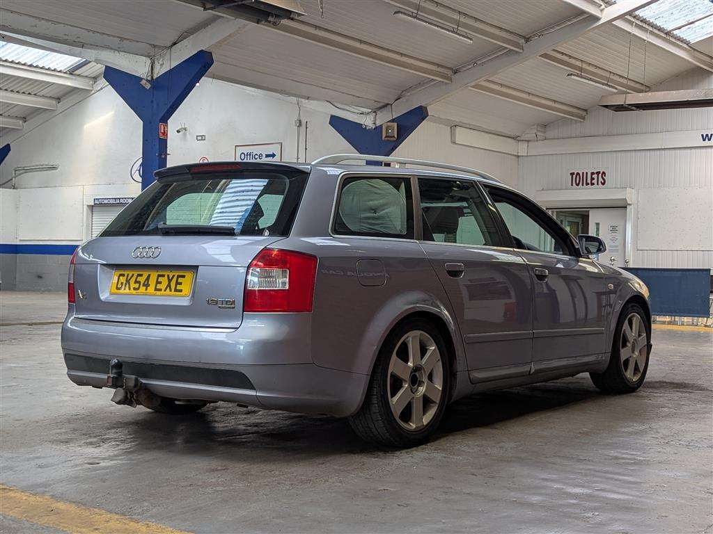 <p>2004 AUDI A4 TDI QUATTRO SPORT</p>