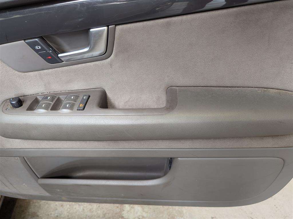 <p>2004 AUDI A4 TDI QUATTRO SPORT</p>