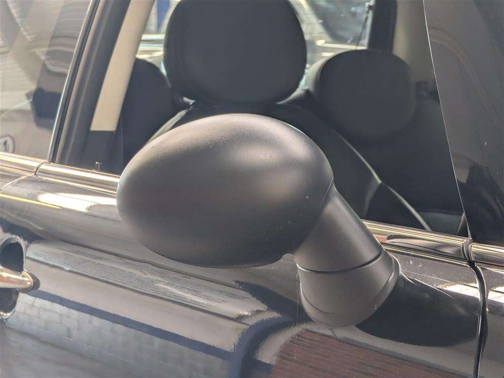 <p>2013 MINI ONE D</p>