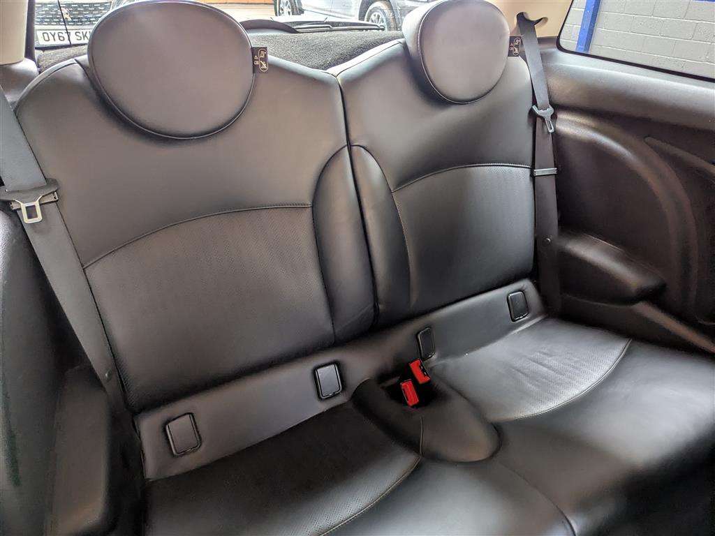 <p>2013 MINI ONE D</p>