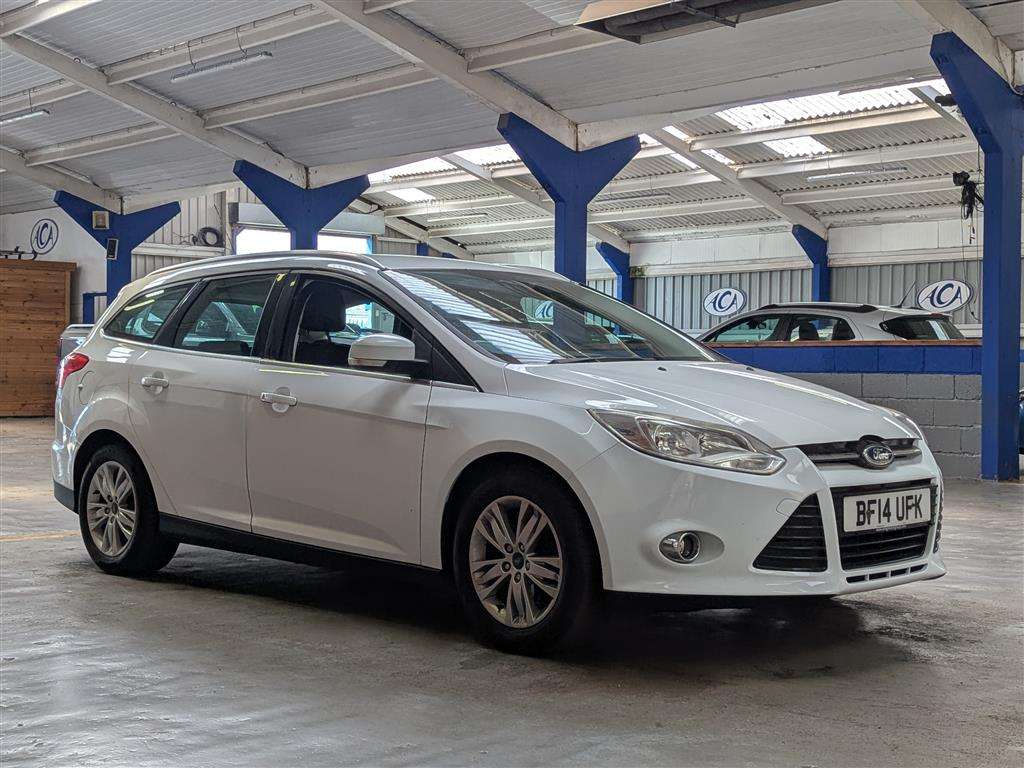 <p>2014 FORD FOCUS TITANIUM NAVIGATOR</p>